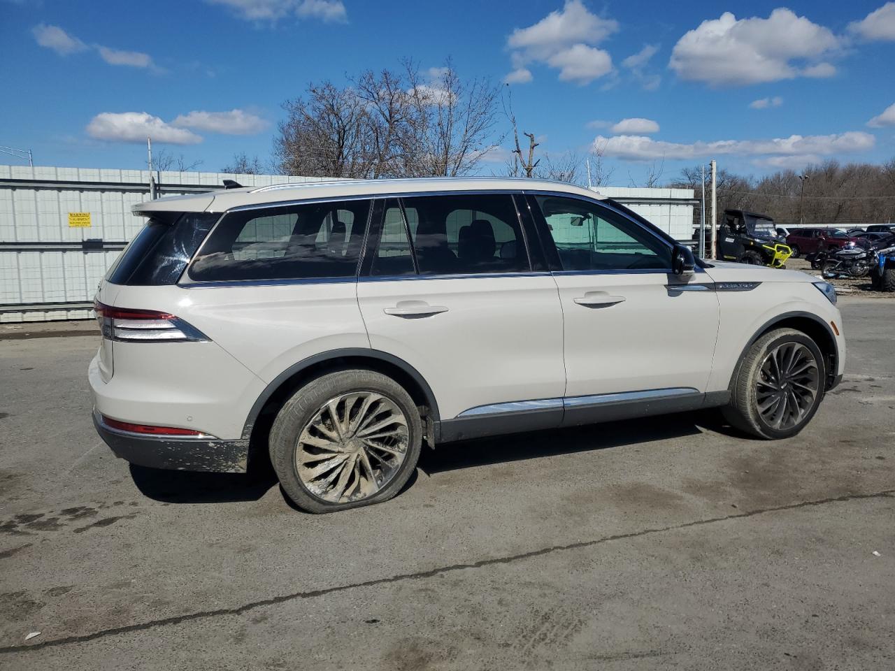 2021 Lincoln Aviator - Image 3