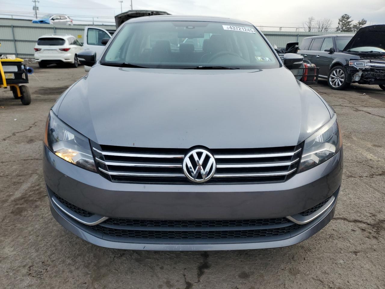 2014 Volkswagen Passat - Image 5