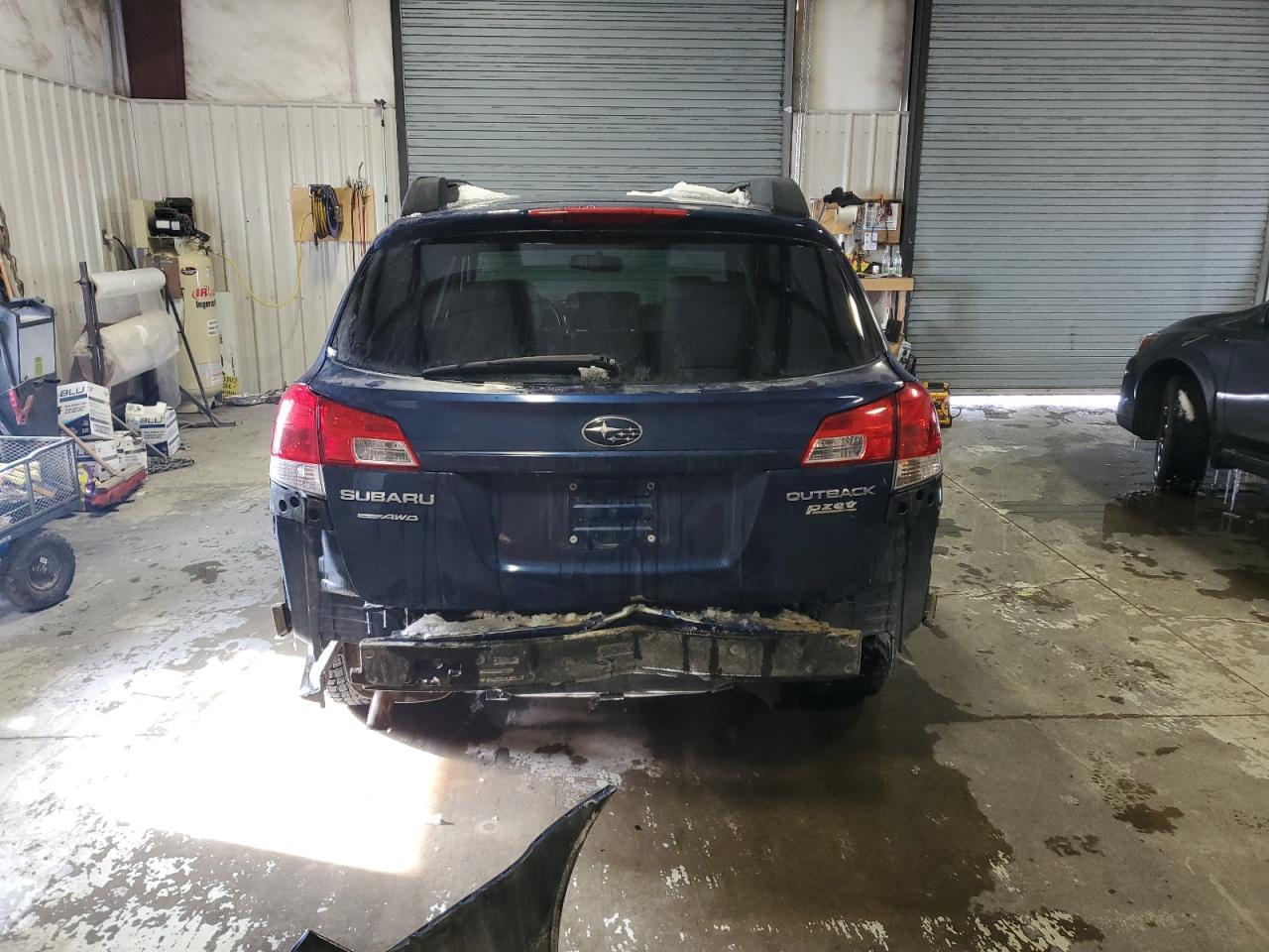 2010 Subaru Outback - Image 6