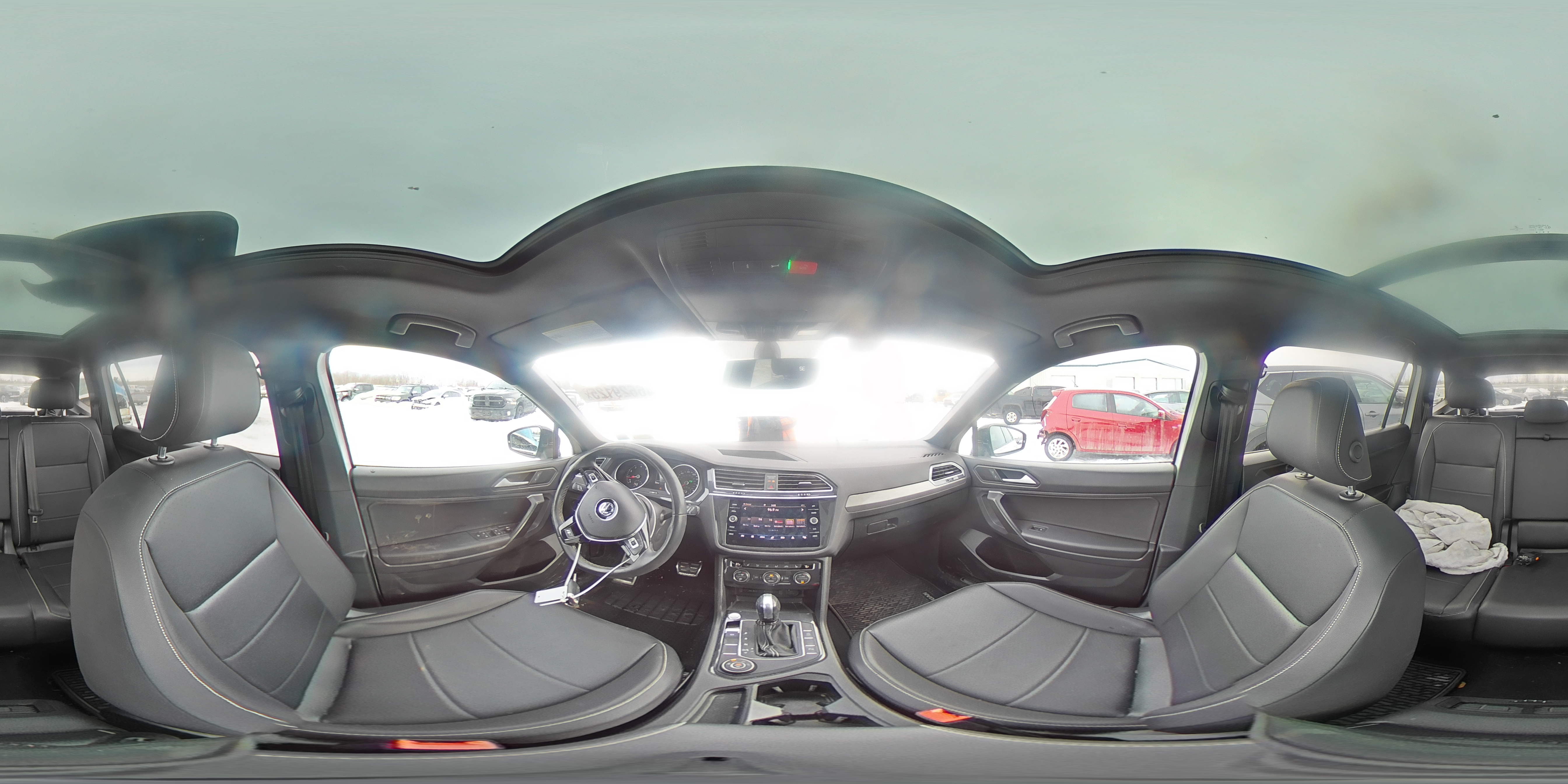 2021 Volkswagen Tiguan - Image 14