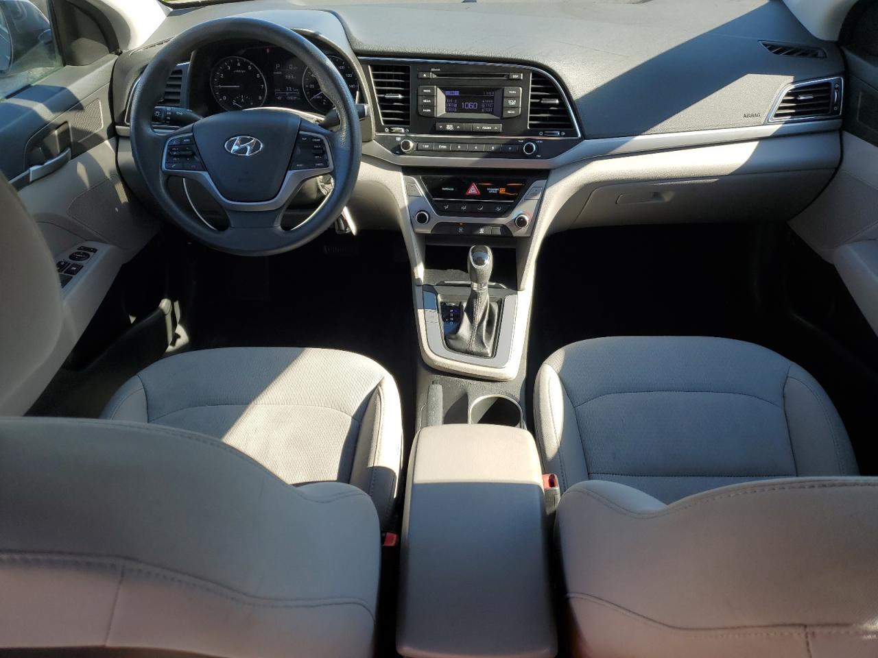 2018 Hyundai Elantra - Image 8
