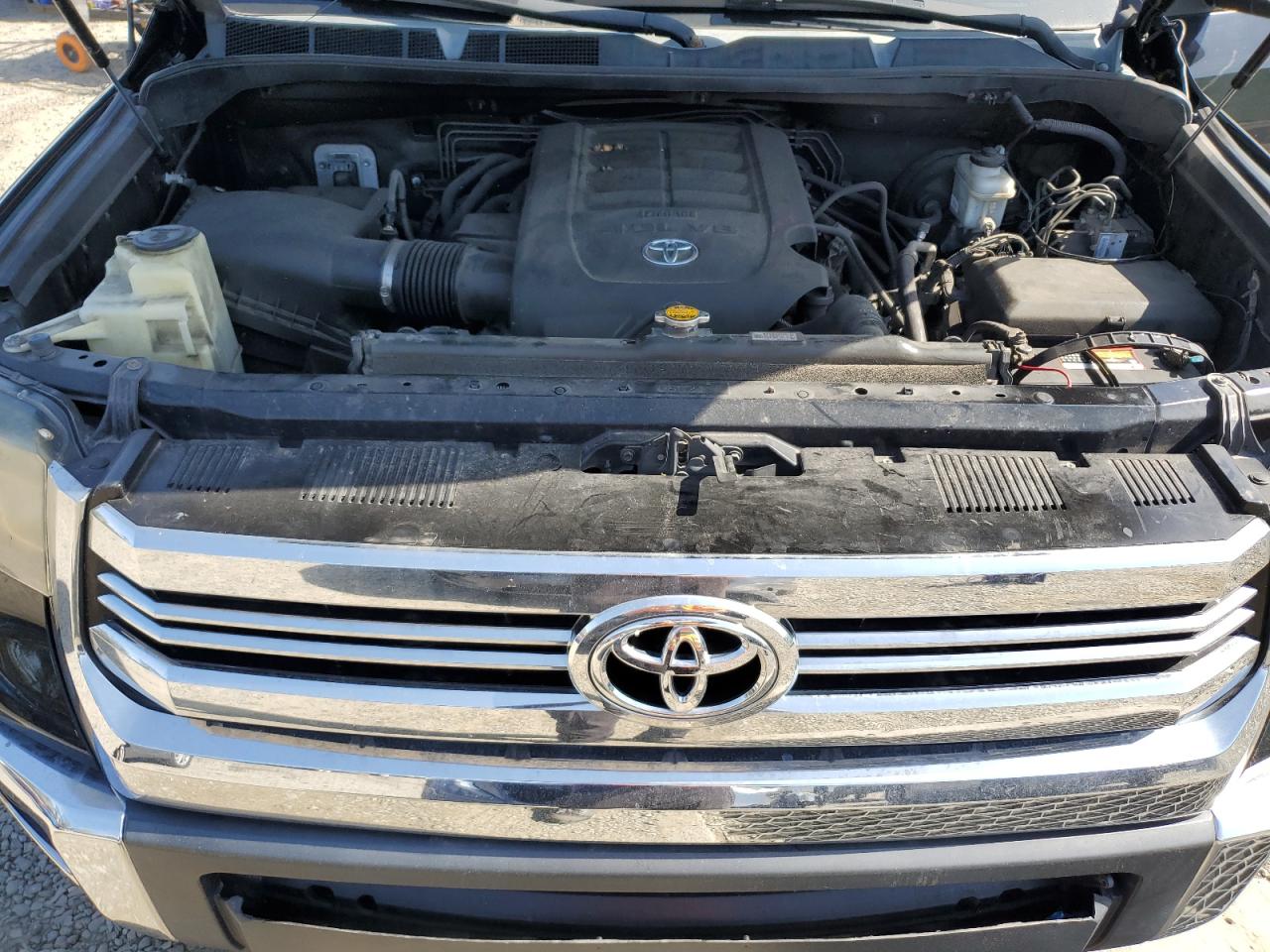 2015 Toyota Tundra - Image 11
