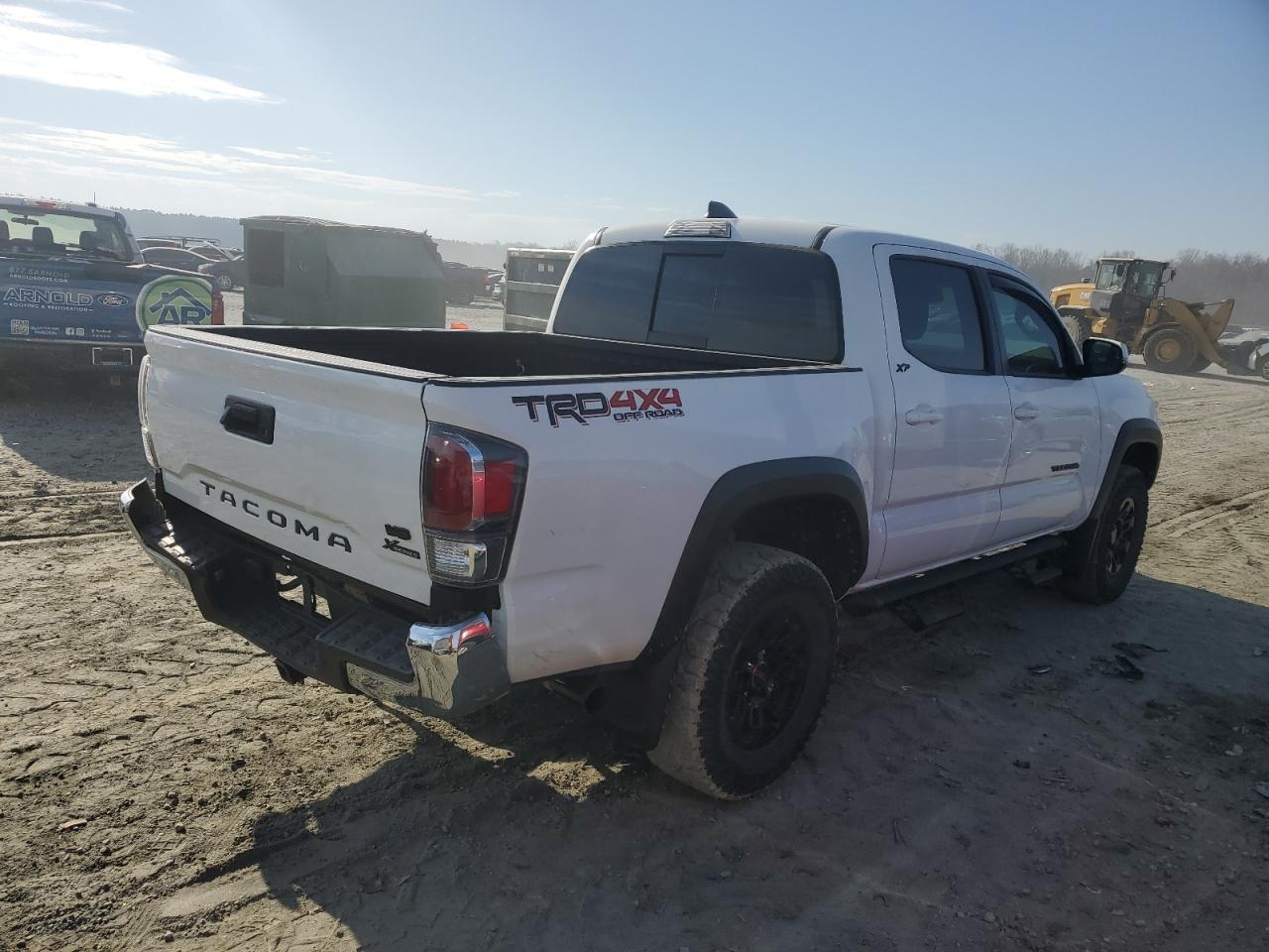 2020 Toyota Tacoma - Image 3