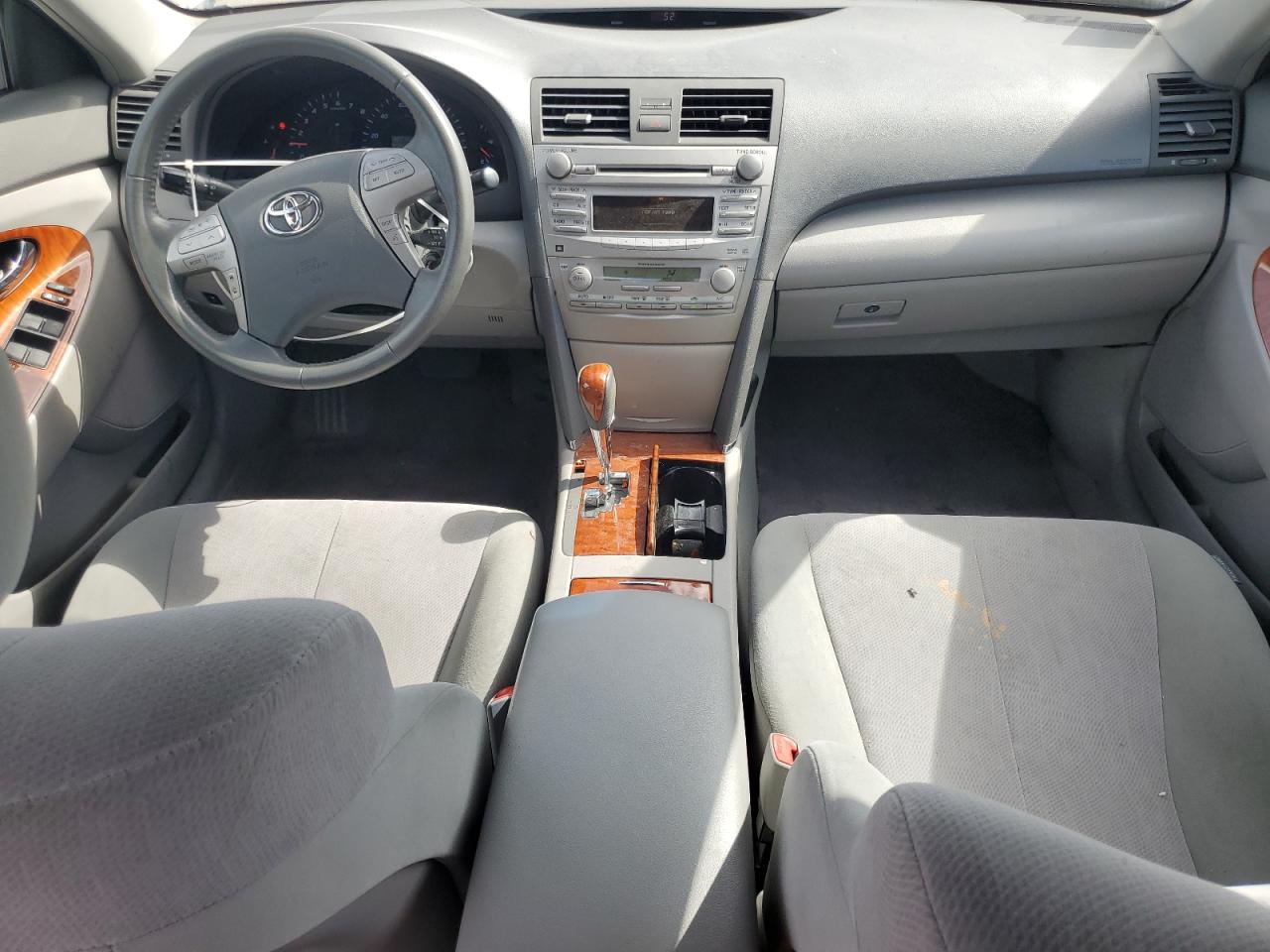 2011 Toyota Camry - Image 8
