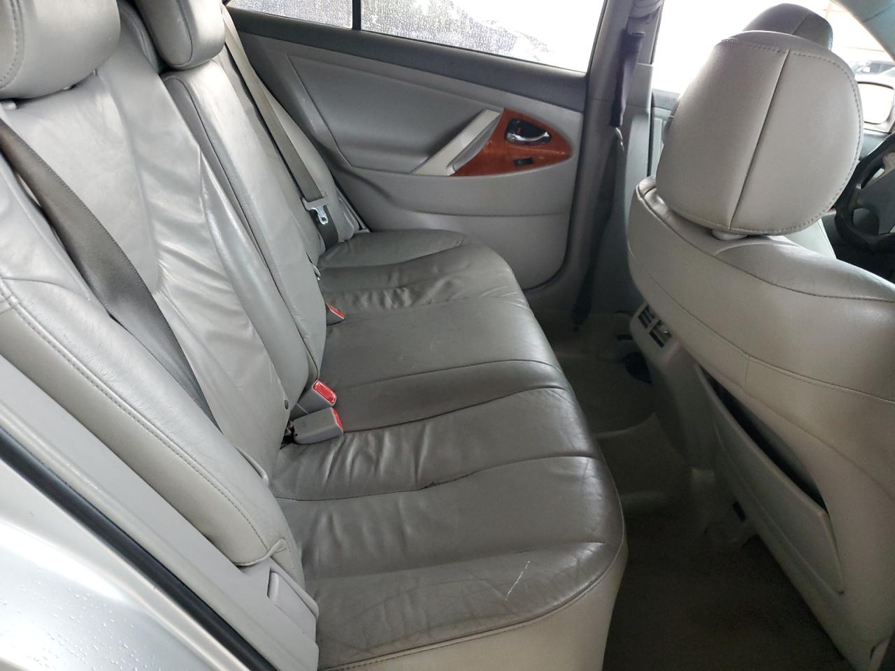 2010 Toyota Camry - Image 11