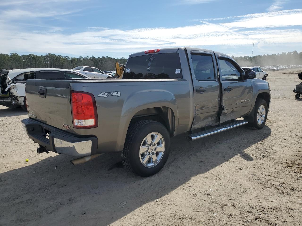2013 GMC Sierra - Image 3