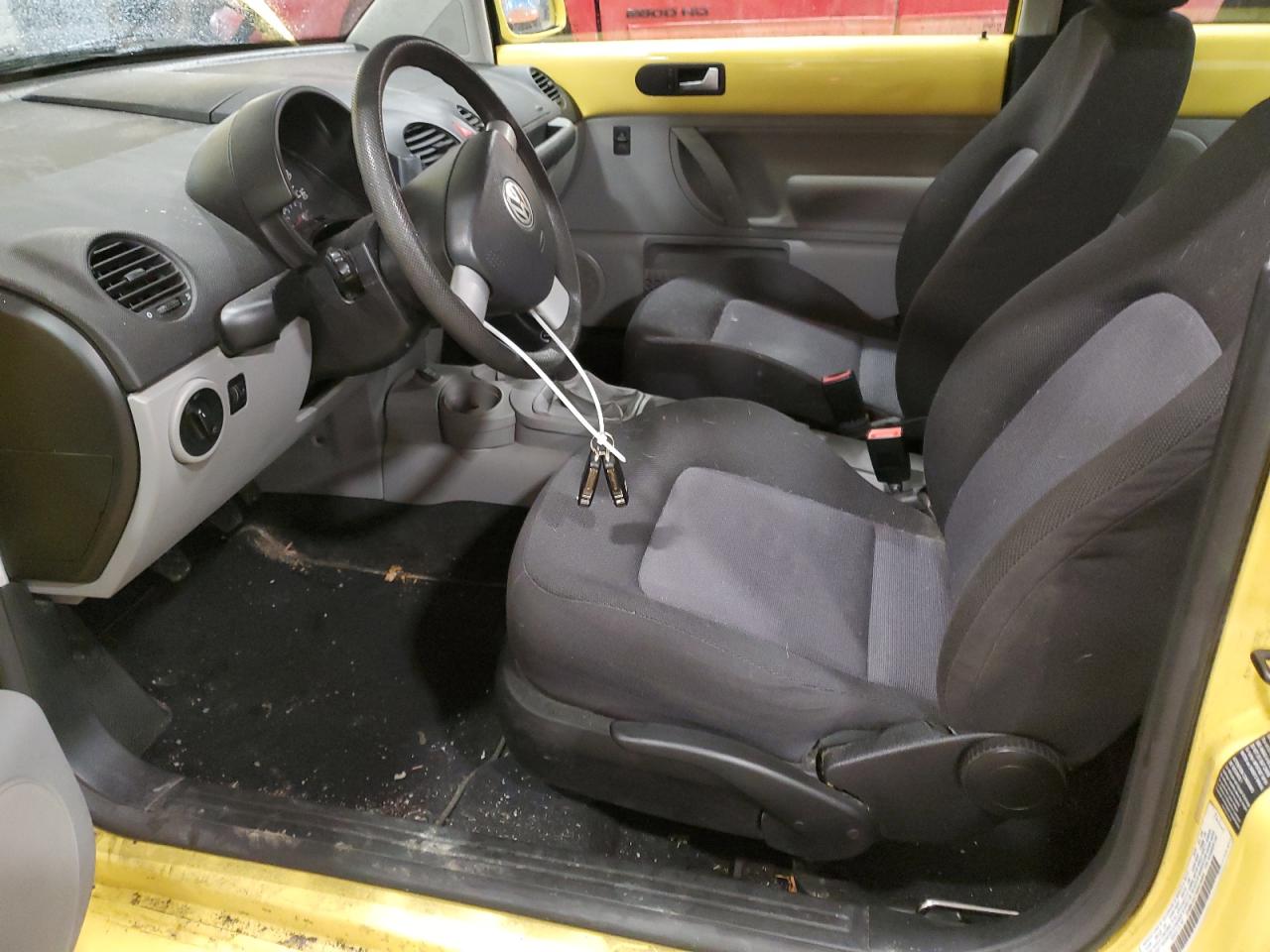 2004 Volkswagen Beetle - Image 7