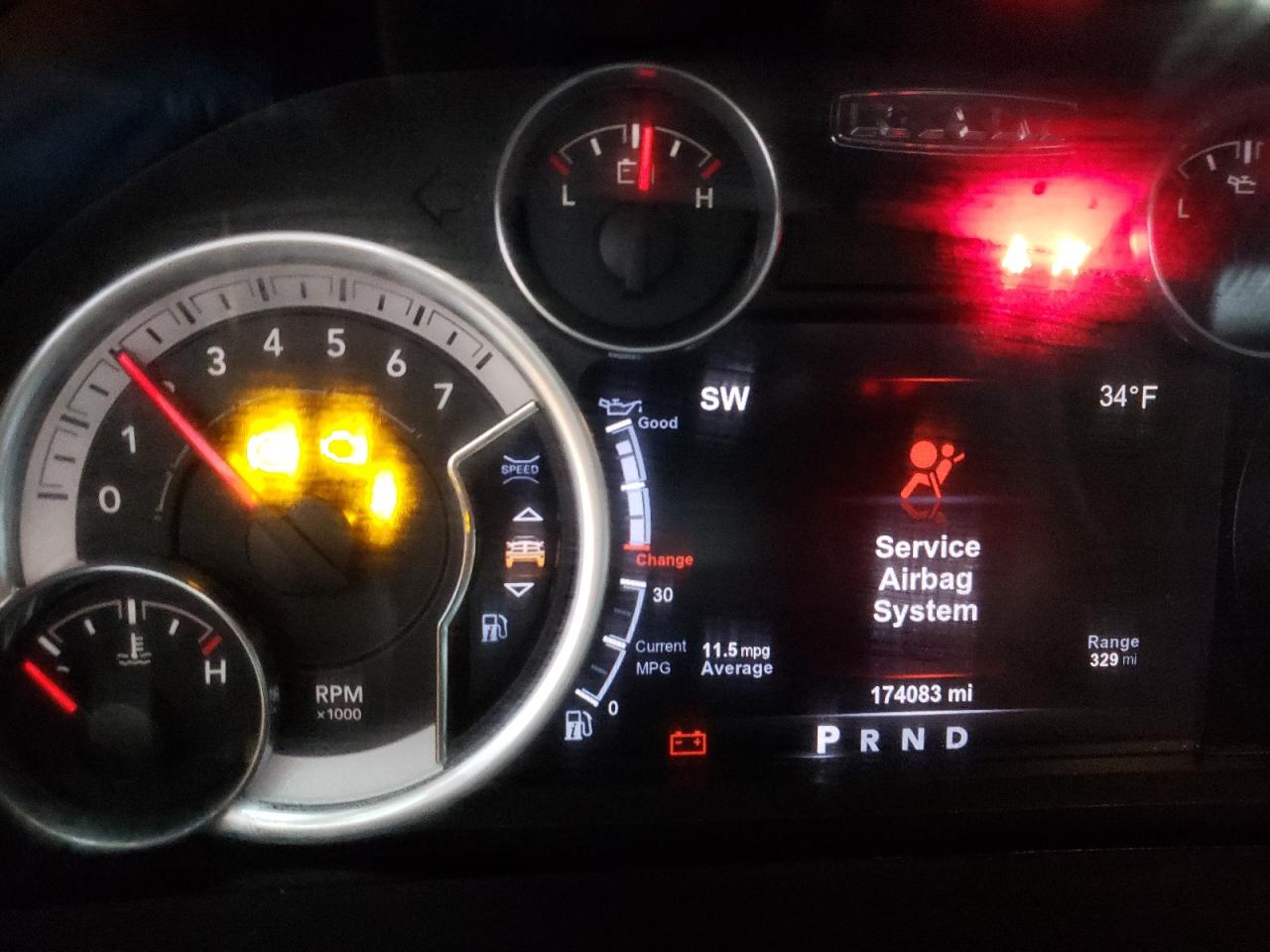 2015 RAM 1500 - Image 9