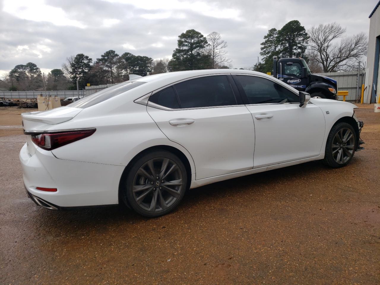 2019 Lexus ES - Image 3