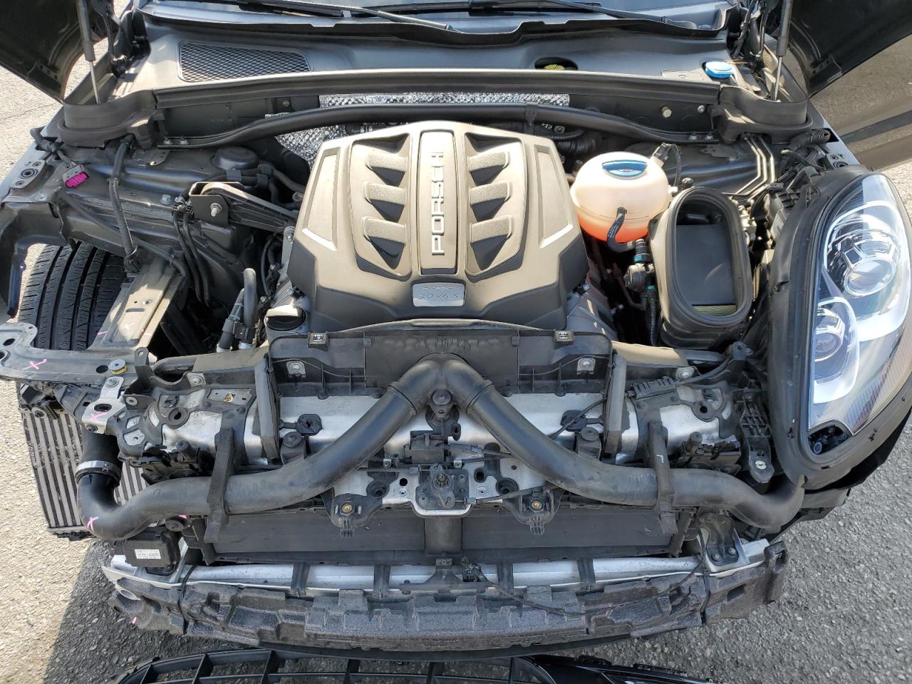 2018 Porsche Macan - Image 12