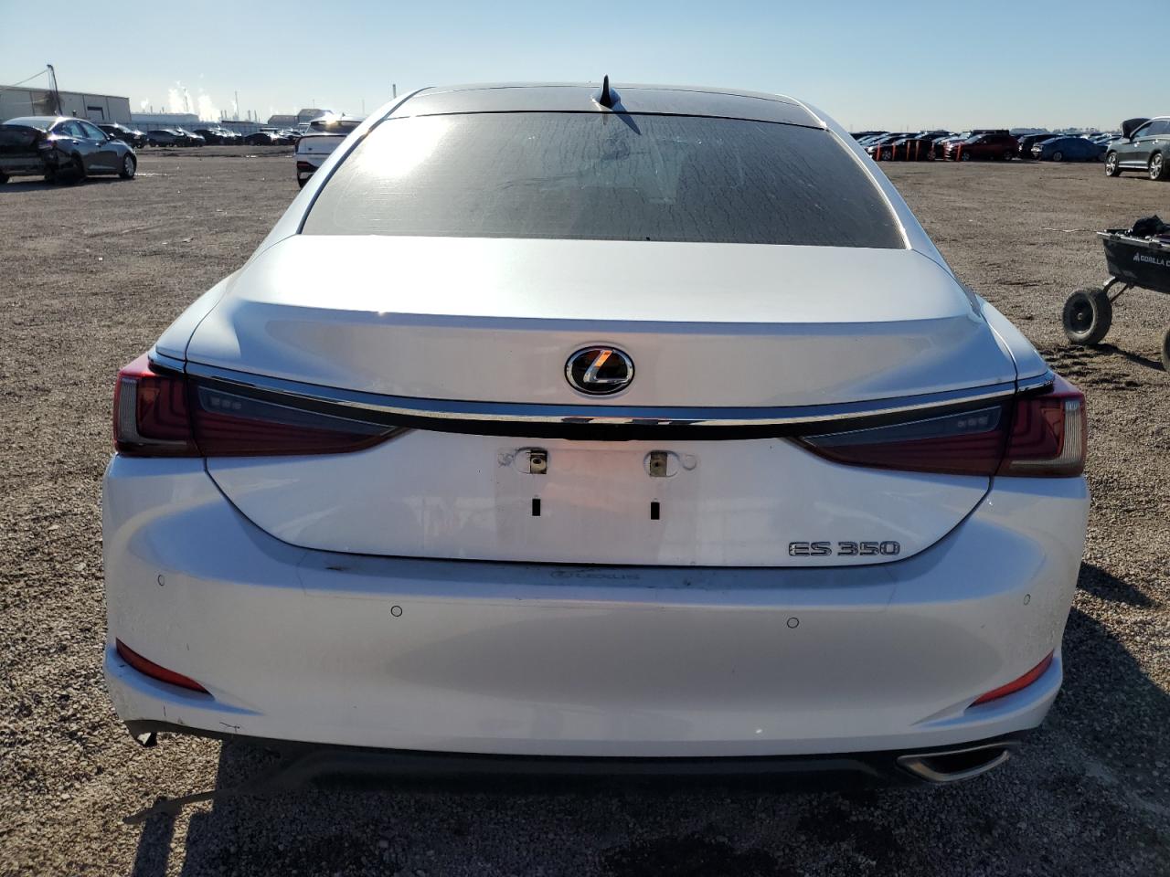 2022 Lexus ES - Image 6
