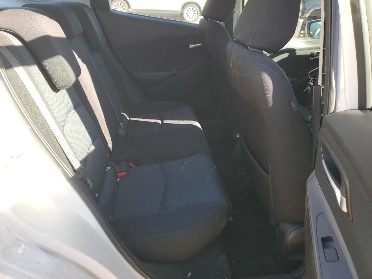 2017 Toyota Yaris - Image 10