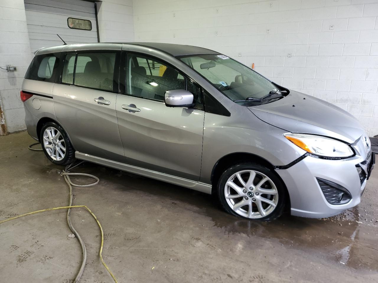 2015 Mazda 5 - Image 4