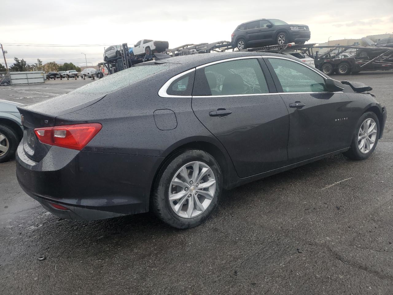 2023 Chevrolet Malibu - Image 3