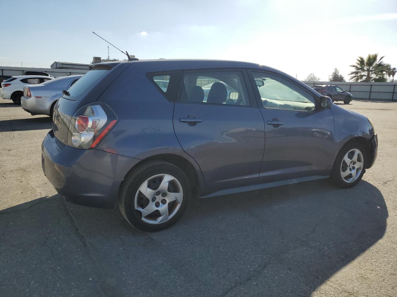 2010 Pontiac Vibe - Image 3