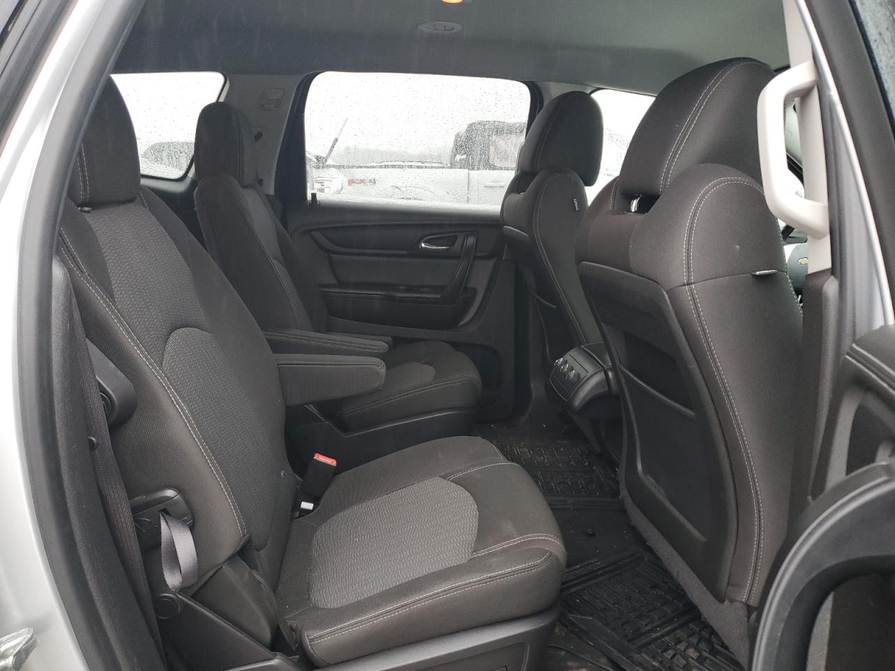 2015 Chevrolet Traverse - Image 11