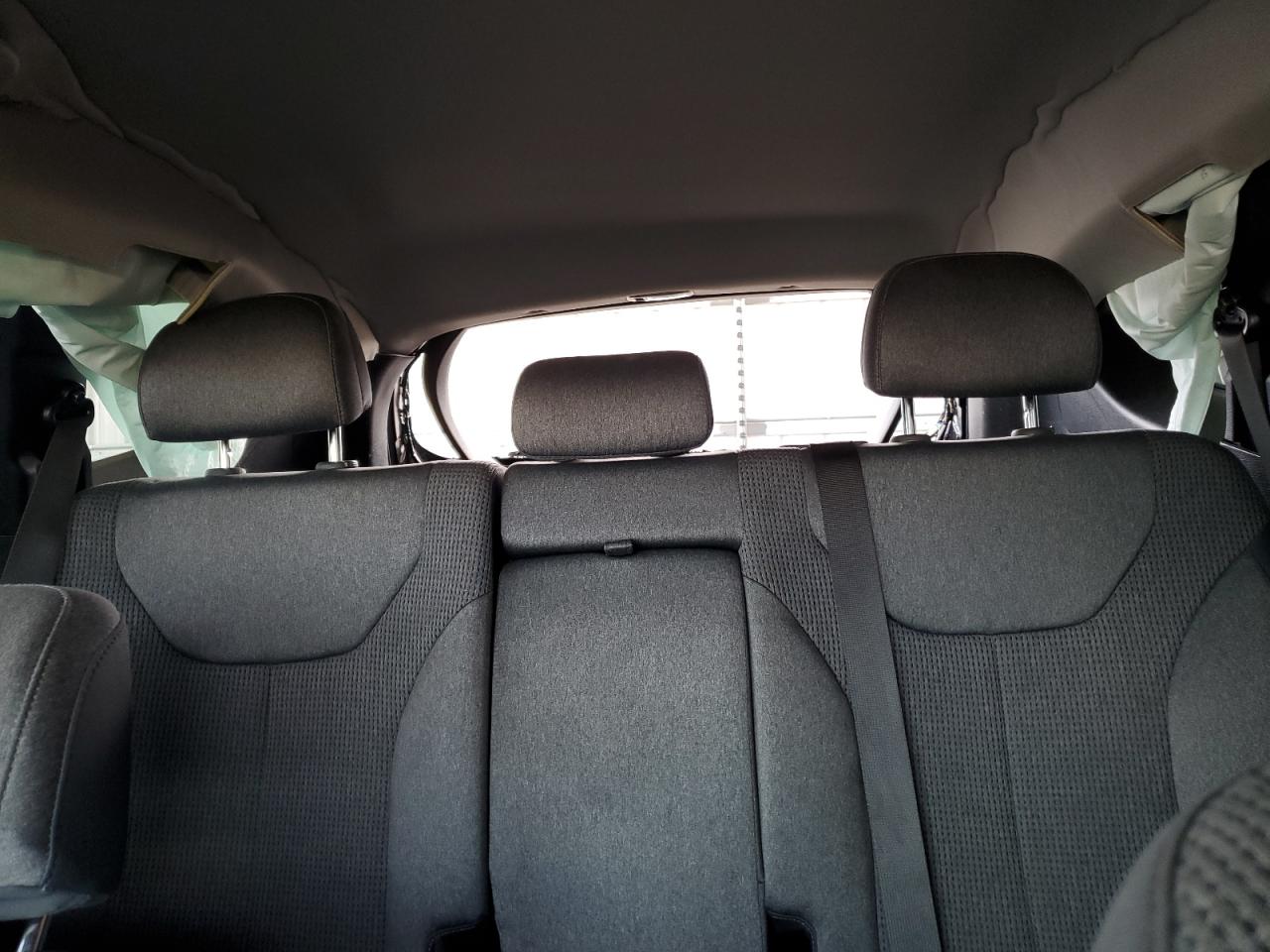 2021 Hyundai Santa Fe - Image 10