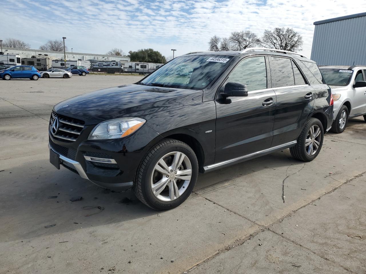 2012 Mercedes-Benz Ml 350 4Matic for Sale in Sacramento, CA - Side