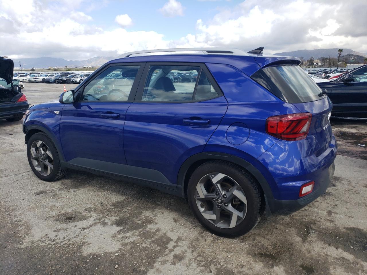 2022 Hyundai Venue - Image 2