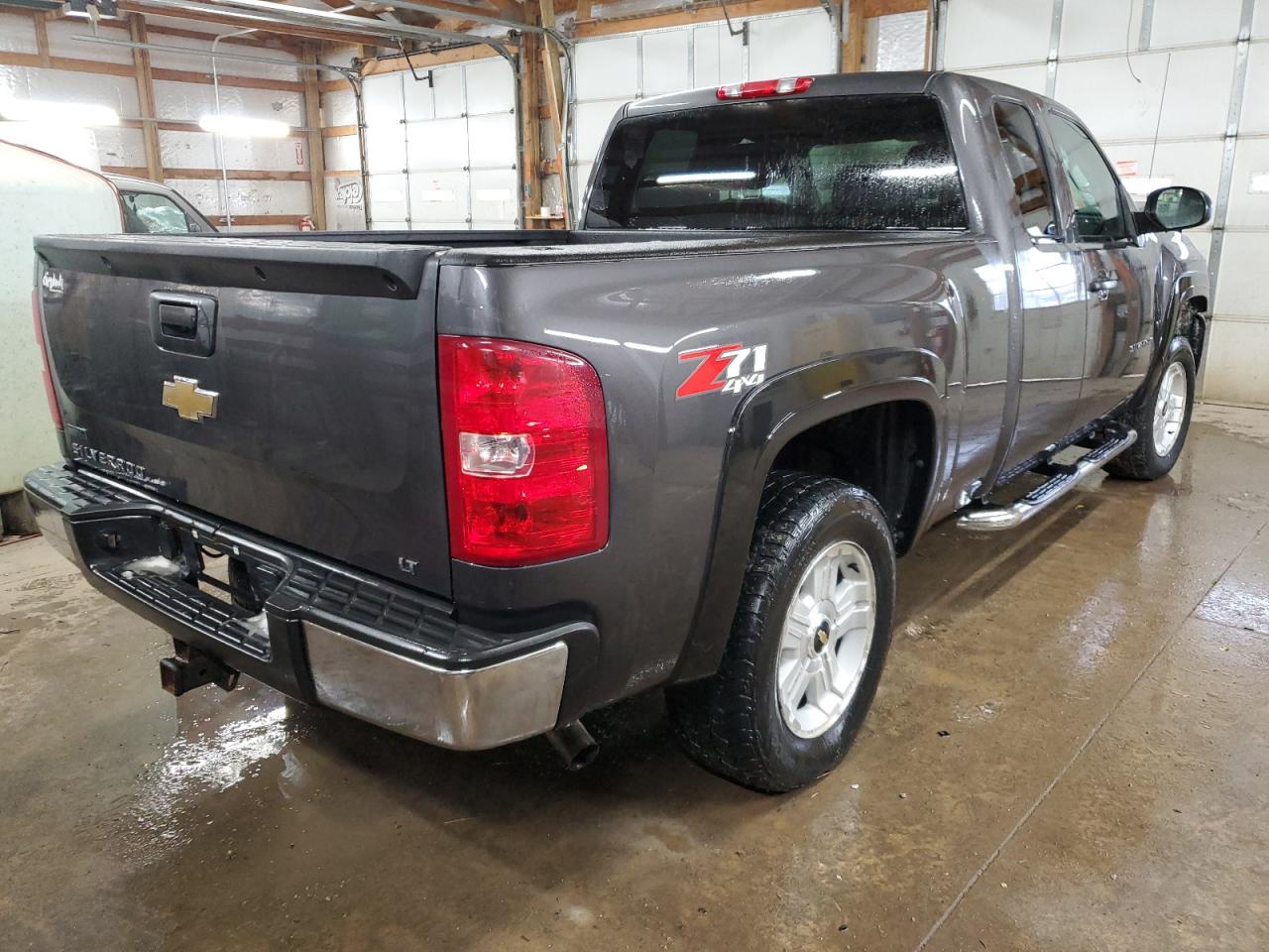 2010 Chevrolet Silverado - Image 3