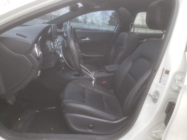 Parquets MERCEDES-BENZ GLA-CLASS 2017 White