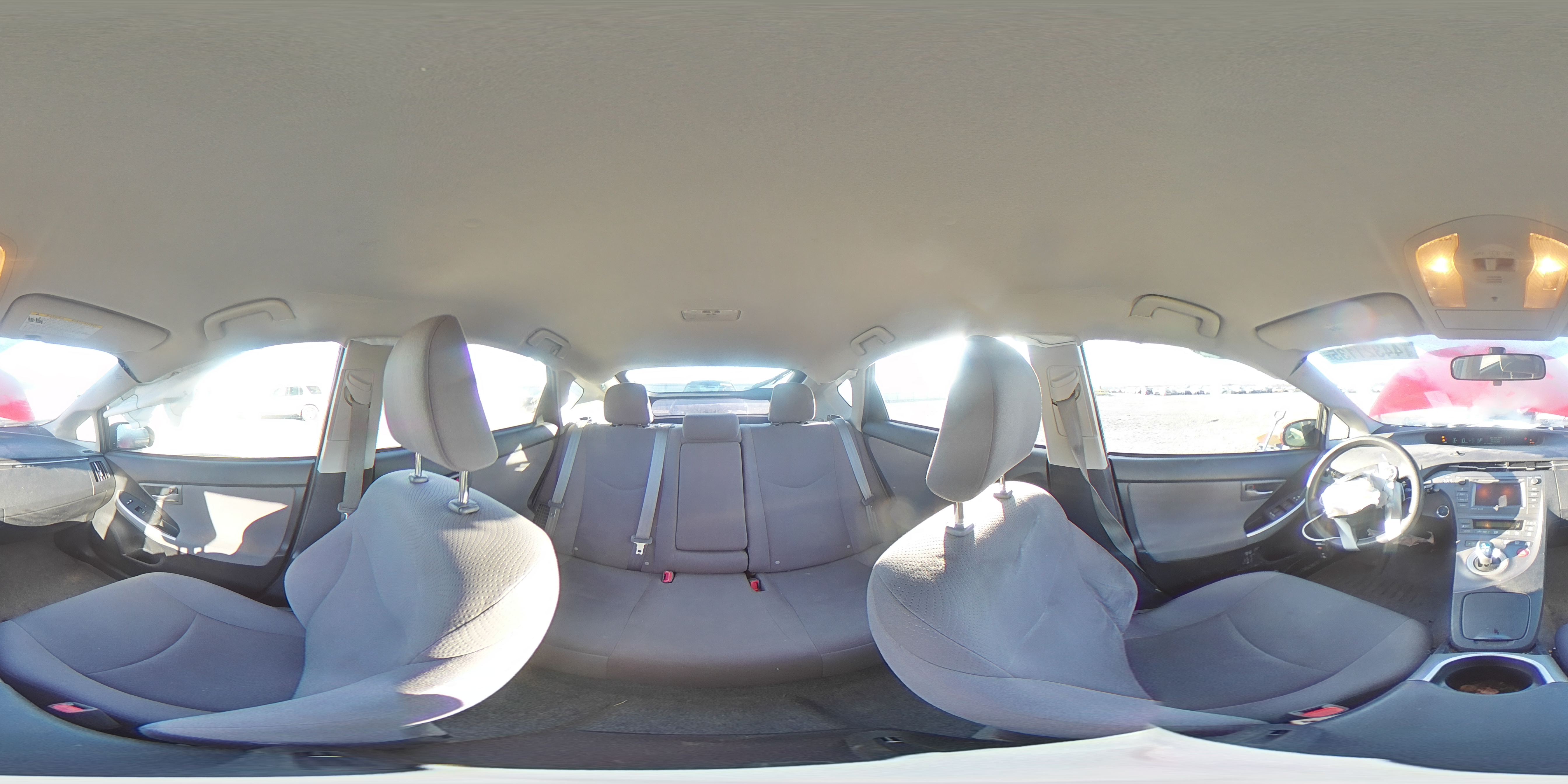2015 Toyota Prius - Image 12