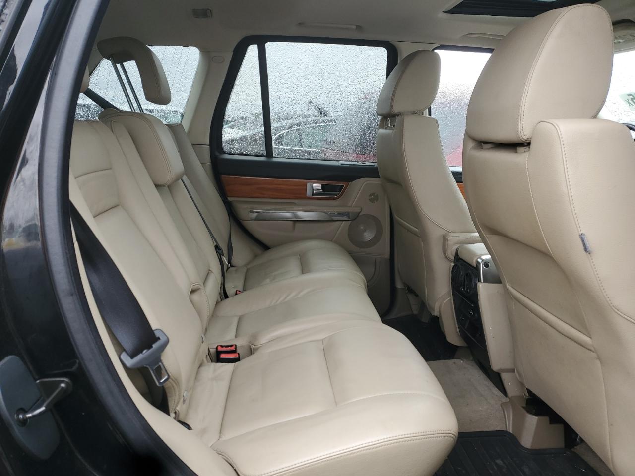 2010 Land Rover Range Rover - Image 10