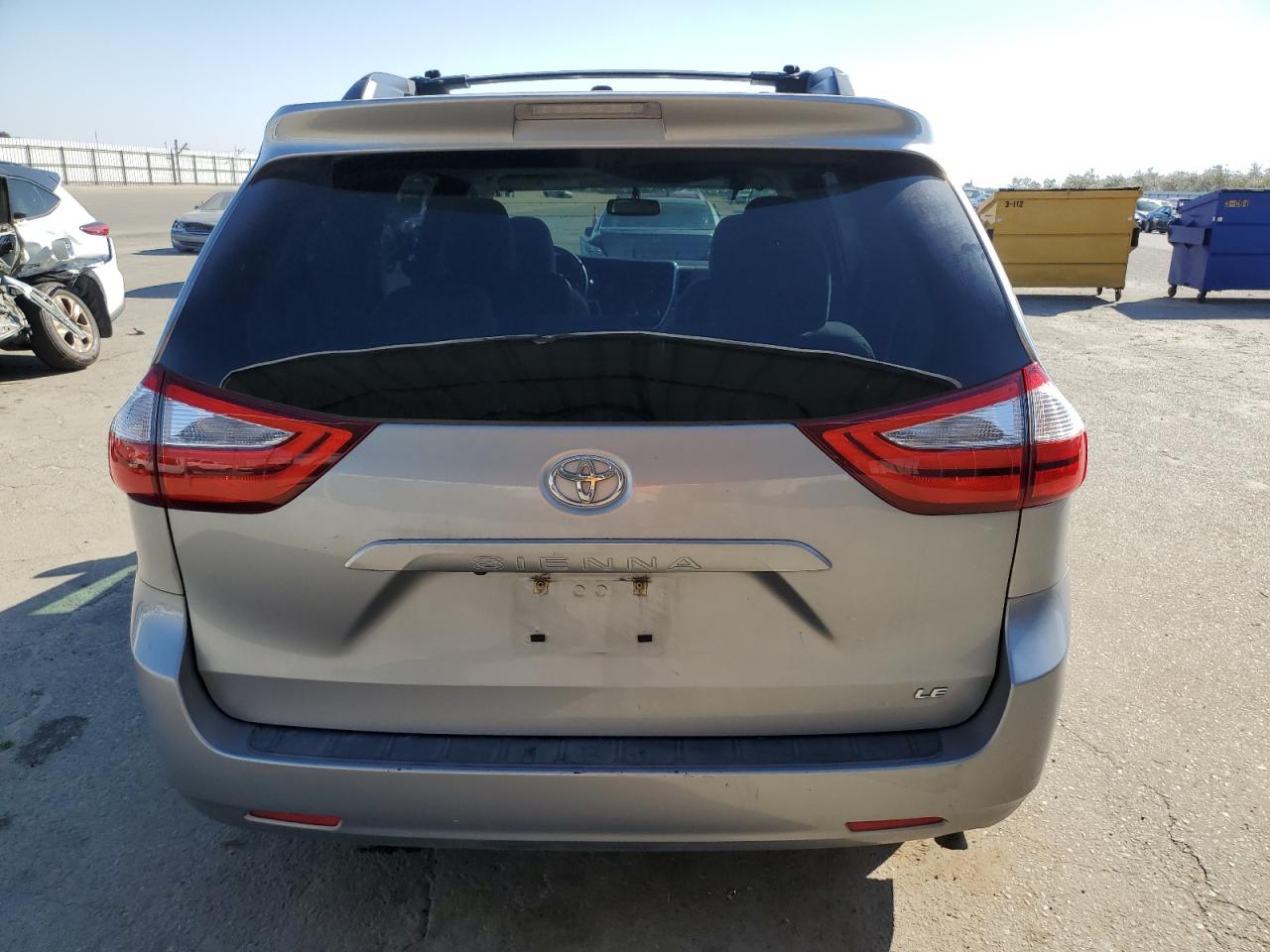 2015 Toyota Sienna - Image 6