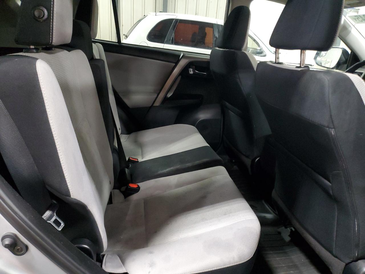 2018 Toyota RAV 4 - Image 11