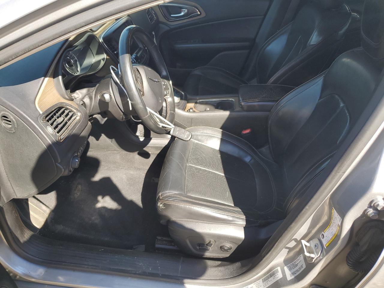 2015 Chrysler 200 - Image 7