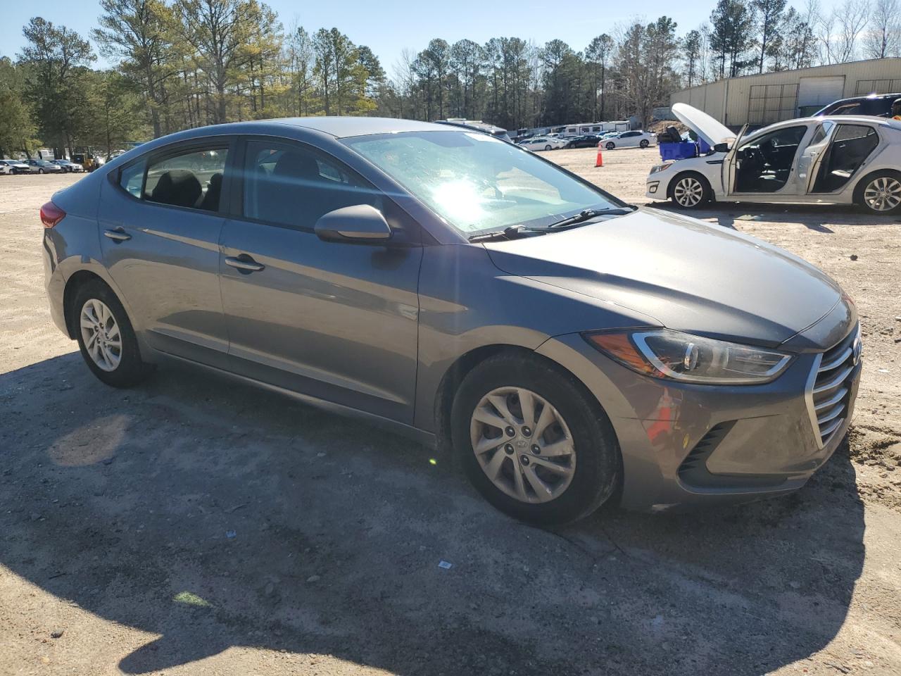 2018 Hyundai Elantra - Image 4