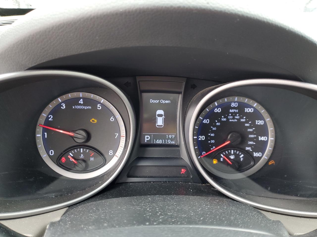 2015 Hyundai Santa Fe - Image 9