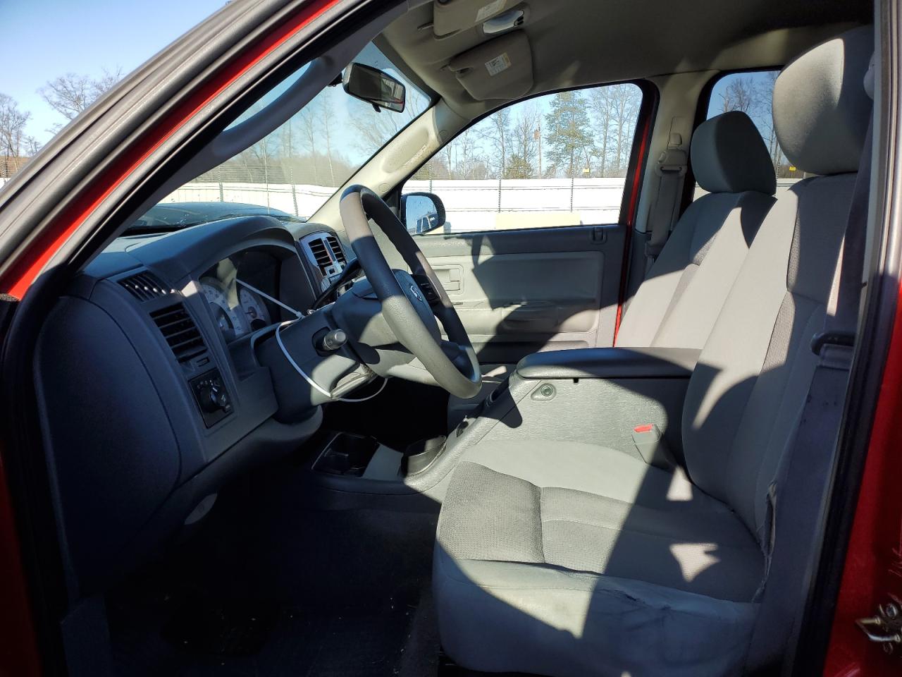 2005 Dodge Dakota - Image 7