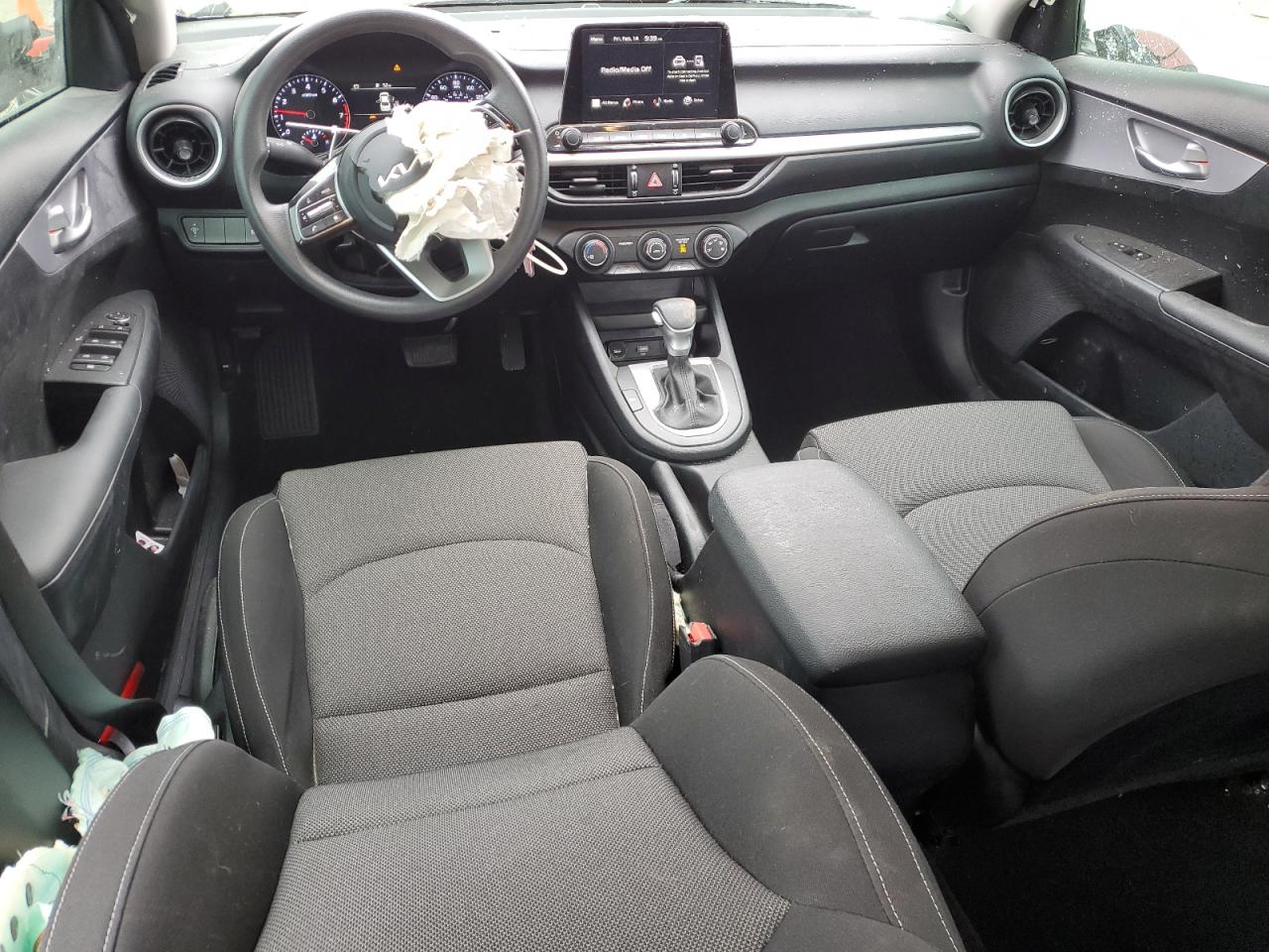 2024 Kia Forte - Image 8