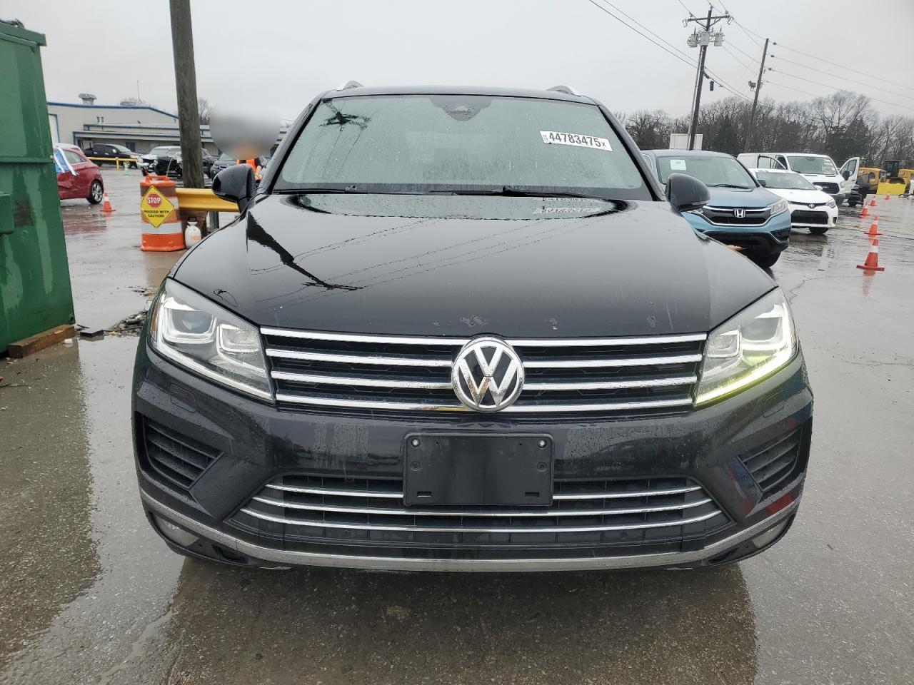 2017 Volkswagen Touareg - Image 5
