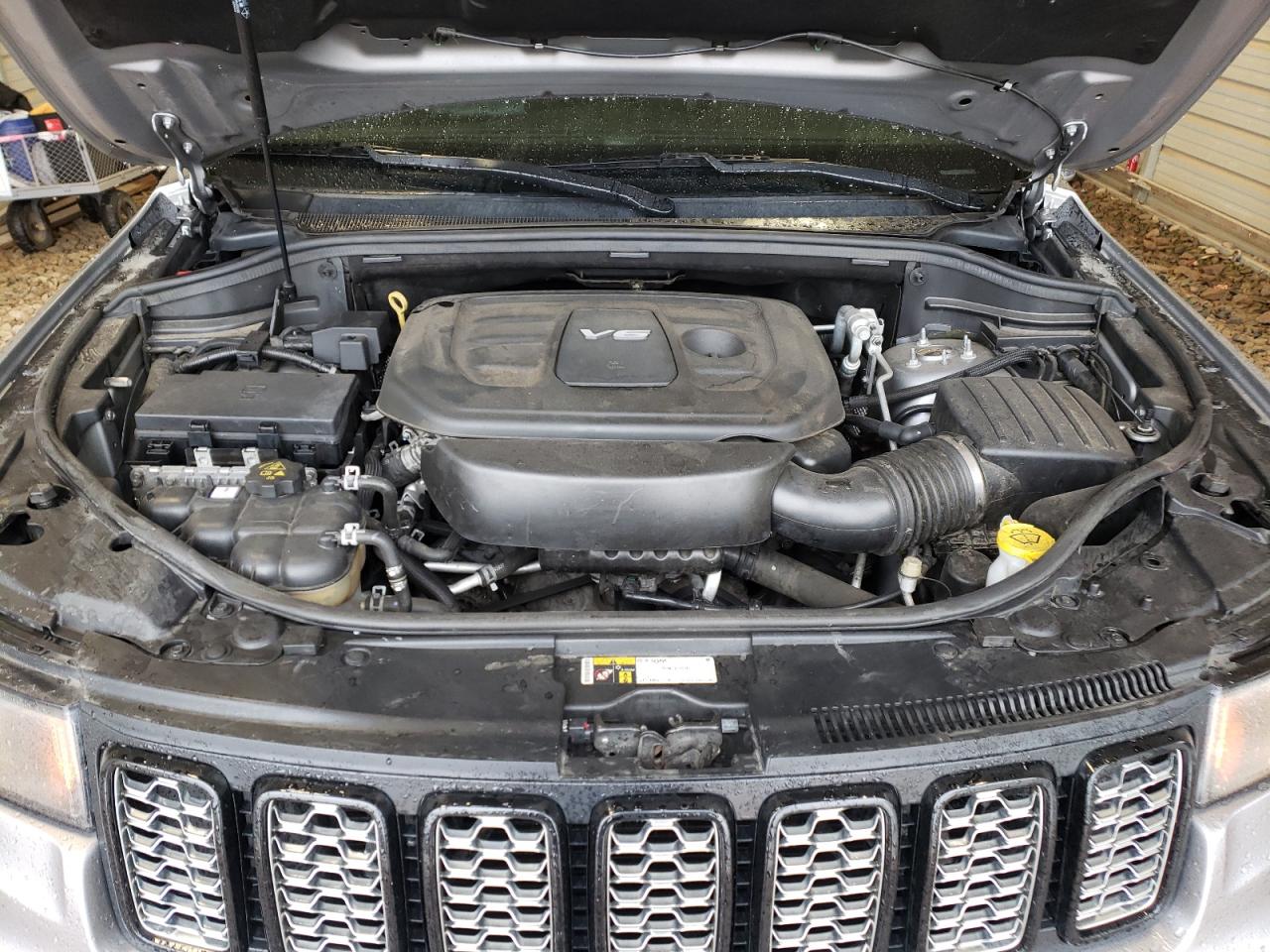 2017 Jeep Grand Cherokee - Image 14