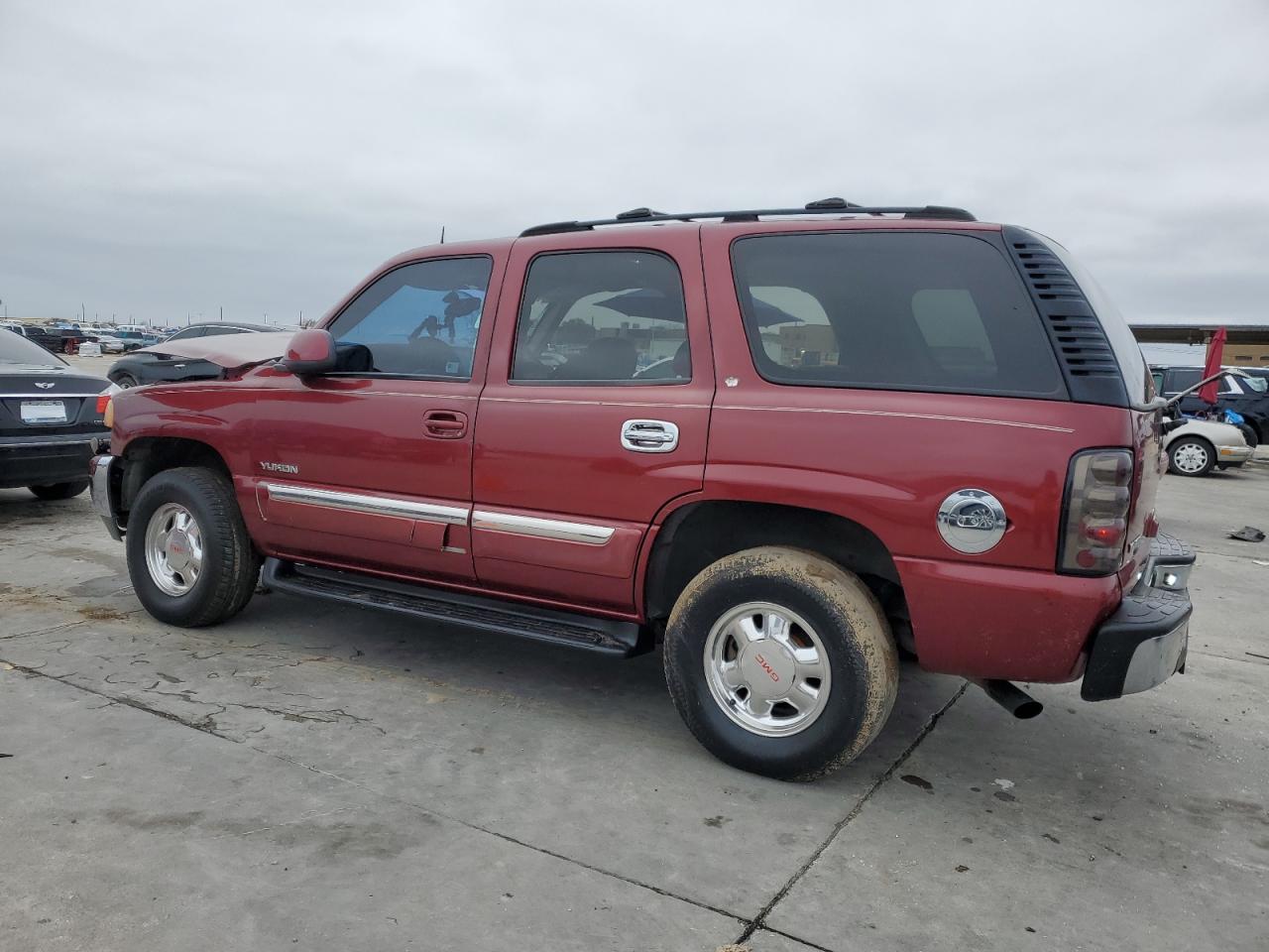 2003 GMC Yukon - Image 2