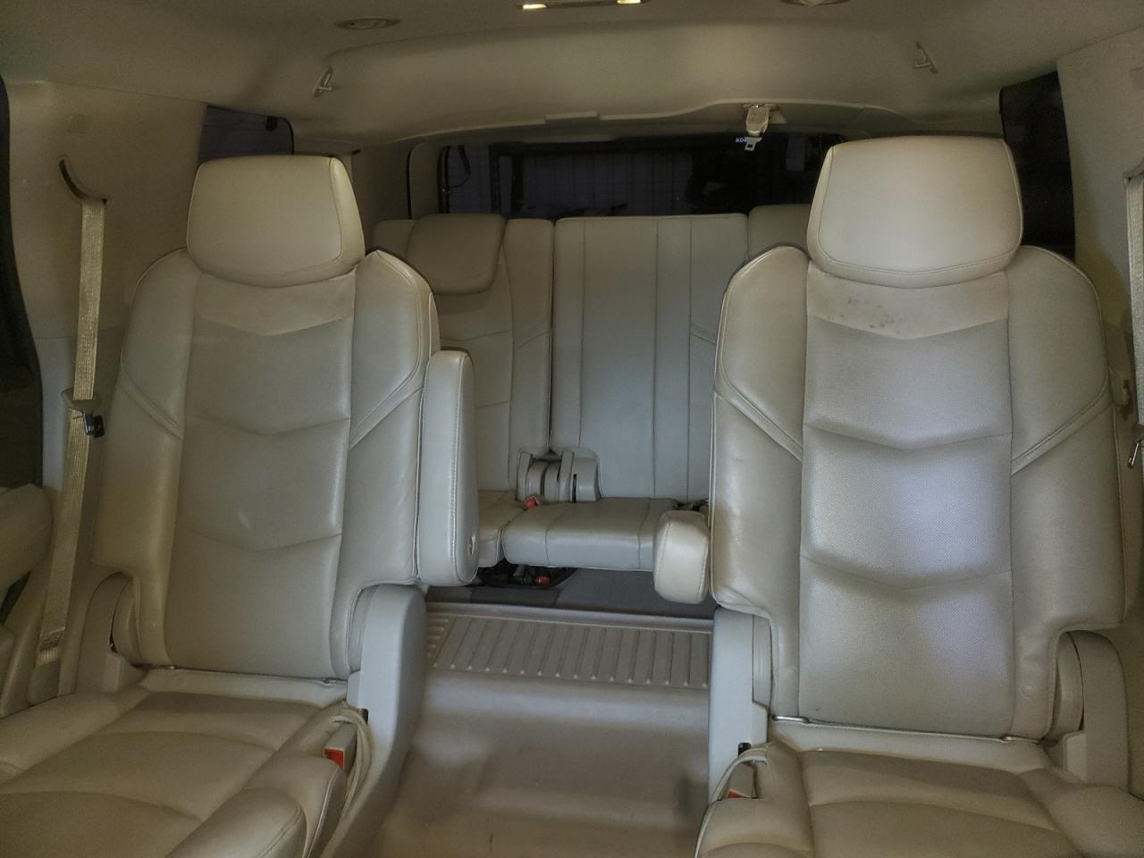 2016 Cadillac Escalade - Image 10