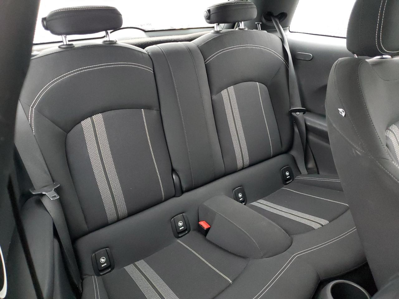 2015 MINI Cooper - Image 10