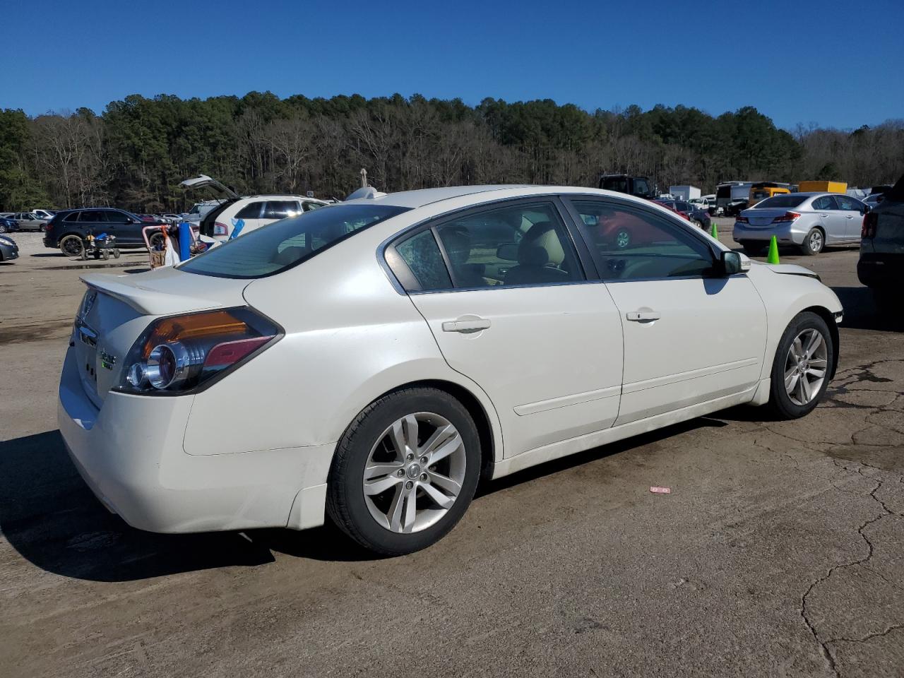 2010 Nissan Altima - Image 3