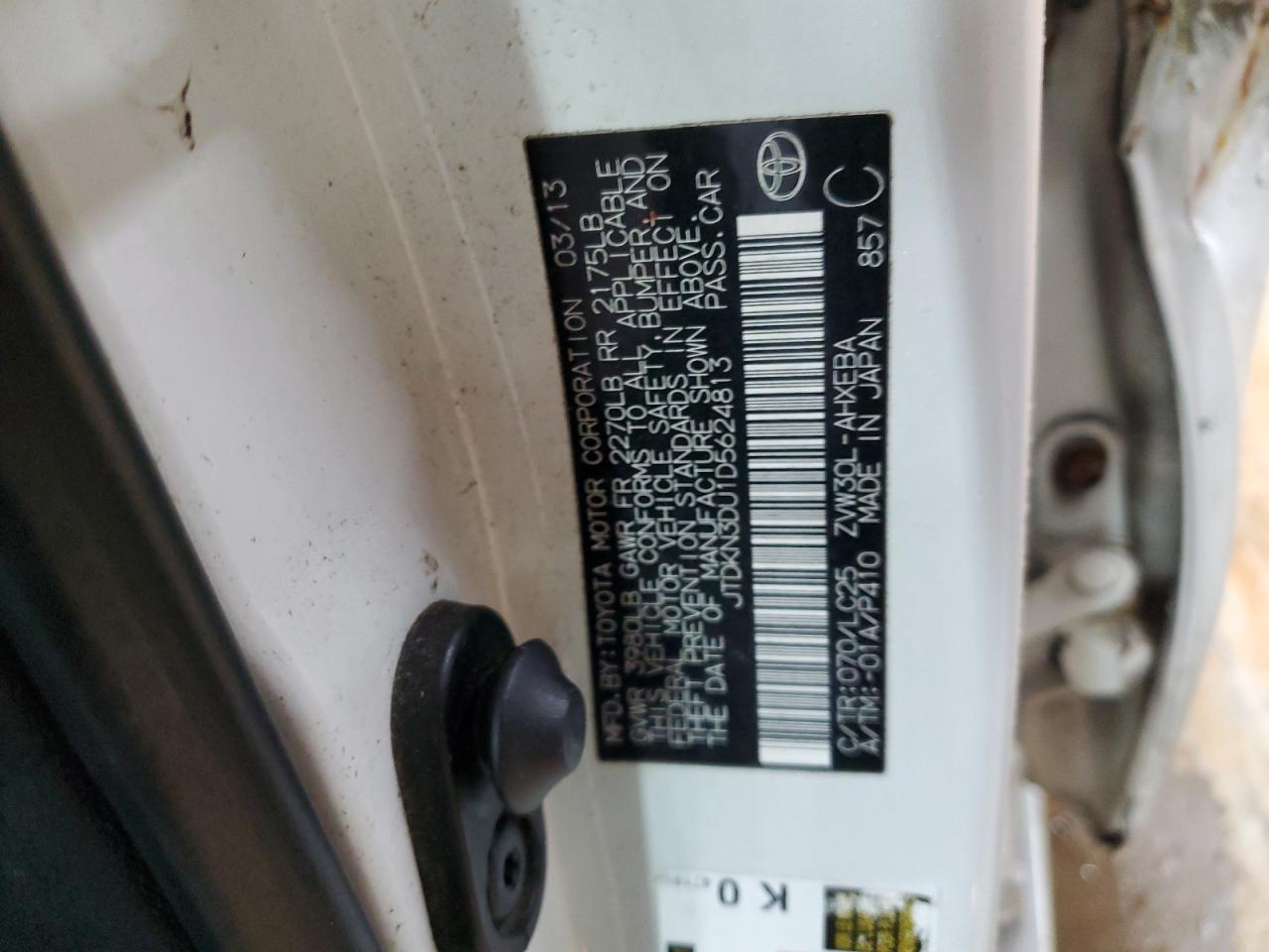2013 Toyota Prius - Image 13