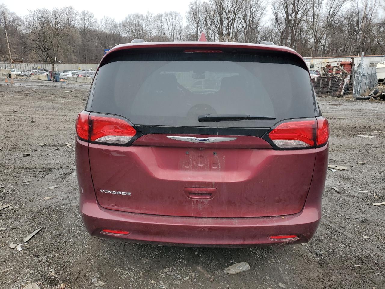 2020 Chrysler Voyager - Image 6