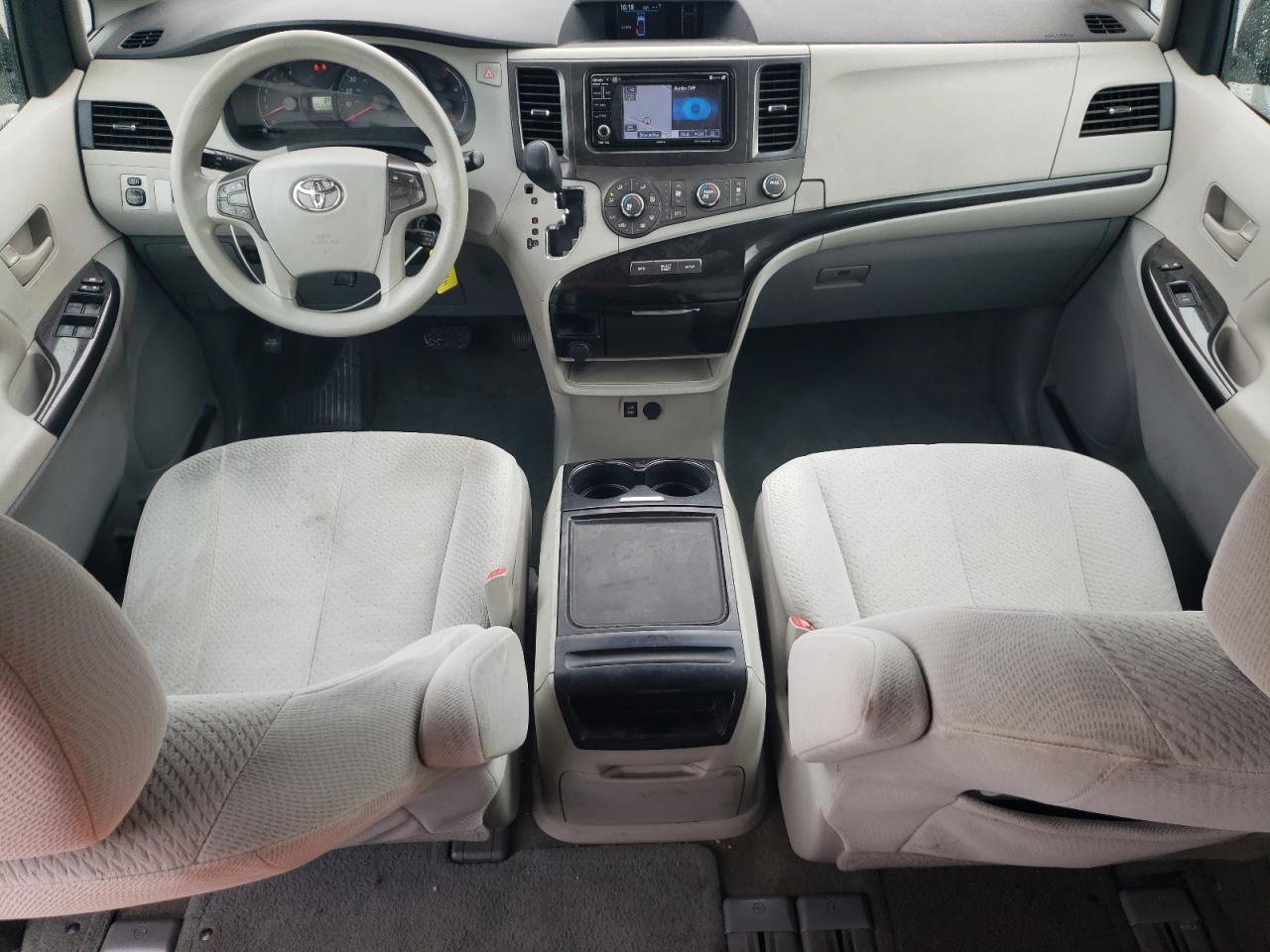 2012 Toyota Sienna - Image 8