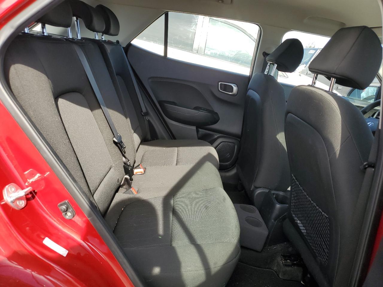 2022 Hyundai Venue - Image 10