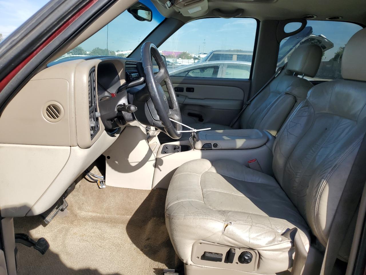2002 Chevrolet Tahoe - Image 7