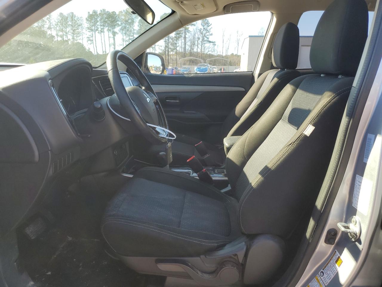 2017 Mitsubishi Outlander - Image 7