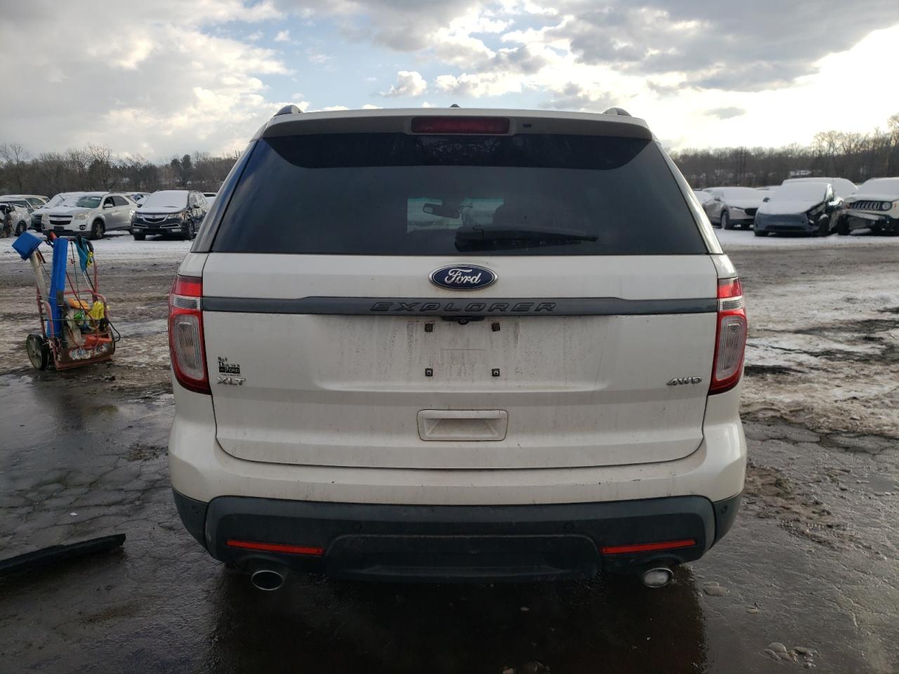 2015 Ford Explorer - Image 6