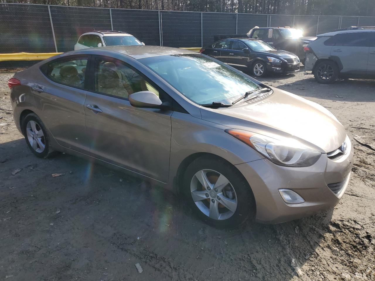 2013 Hyundai Elantra - Image 4