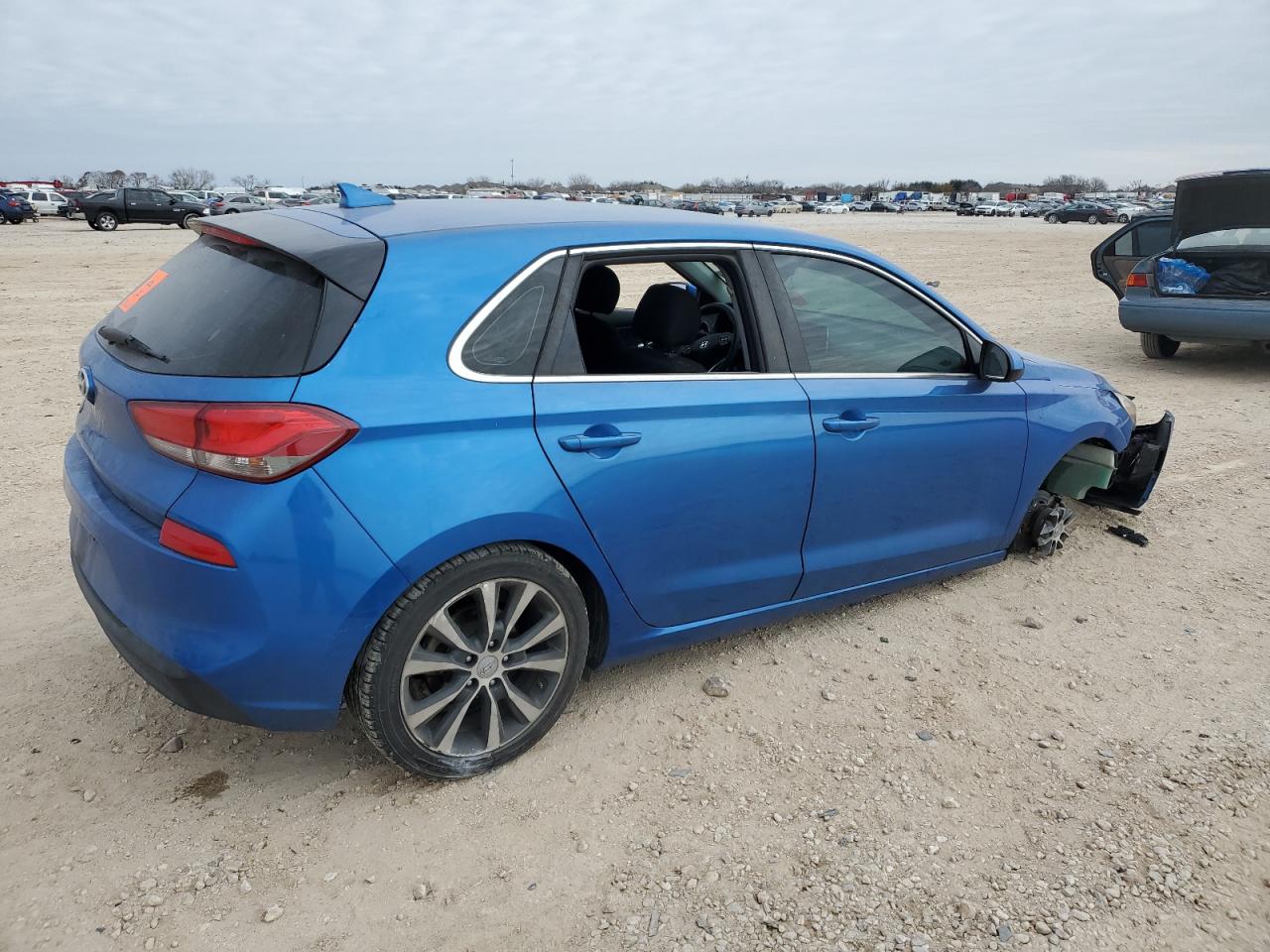 2018 Hyundai Elantra - Image 3