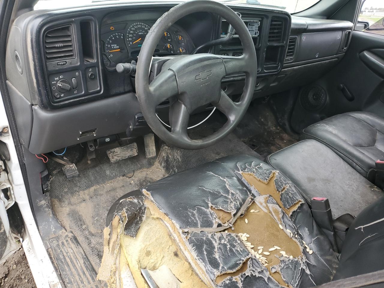 2005 Chevrolet Silverado - Image 8